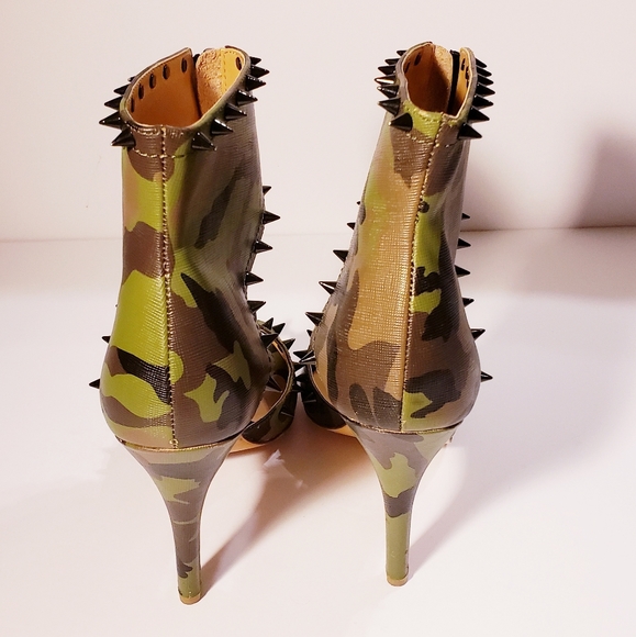 Alejandra G Beccar Camo Leather Studded Heels - Picture 4 of 8